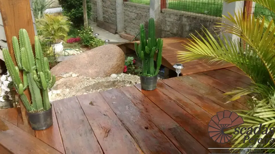 Deck de madeira feito pela Escadas Pereira, foto 1 de 47